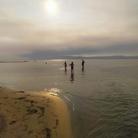 1ª Linea Reformado Y Frente Al Puerto Deportivo Firmamos Contrato Si El Cliente Lo Solicita Aunque Es Necesario Hacer La Reserva Para Poder Comunicarse Оспиталет-дель-Инфанте Экстерьер фото